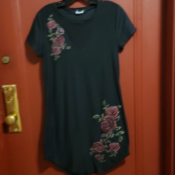 SAUCI BLACK/FLORAL DRESS SIZE MEDIUM - Picture 8 of 15